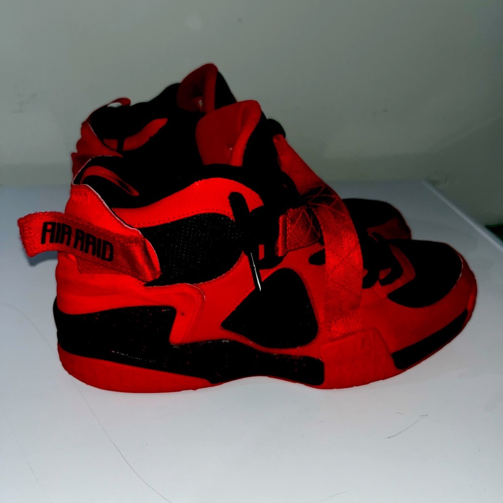 NIKE AIR RAID